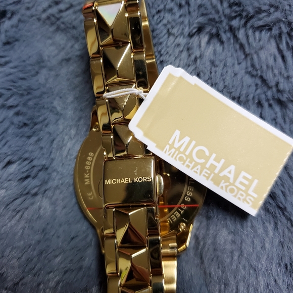 Michael Kors Ladies Watch Gold and Pearl - Picture 7 of 16